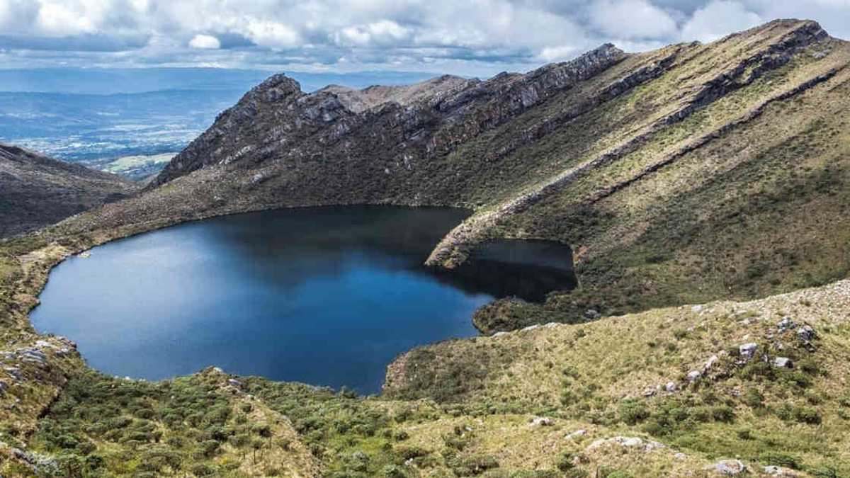 La regulación hídrica que cumple el Parque Nacional Chingaza es fundamental para el abastecimiento de los acueductos de municipios y ciudades como Bogotá. Foto: PNN