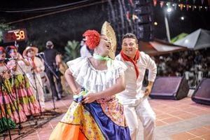 Durante dos días, 19 delegaciones de distintos municipios de Bolívar y del Caribe Colombiano, engalanaron este certamen a ritmo de danzas y tamboras.