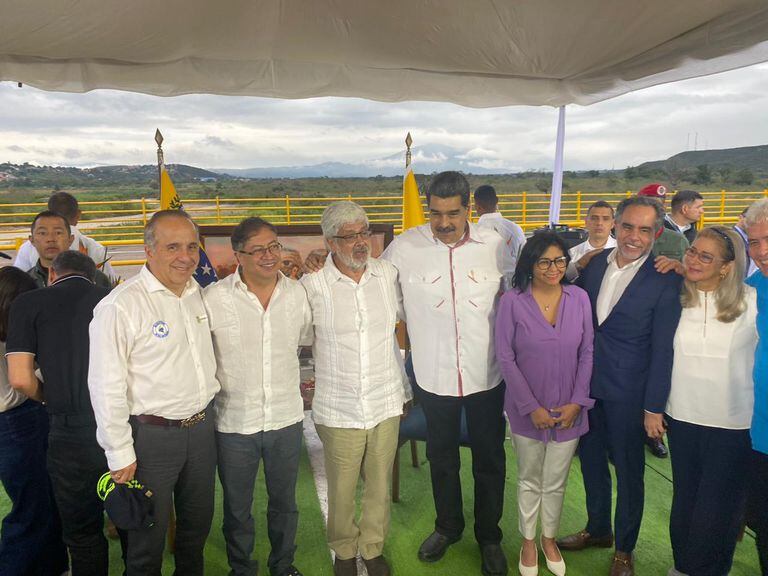 Los presidentes de Colombia, Gustavo Petro, y de Venezuela, Nicolás Maduro.
