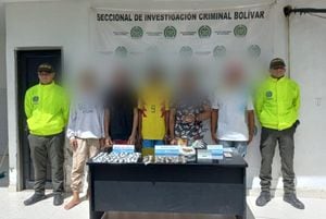 Capturan a cinco personas en Bolívar por presunto tráfico de drogas.