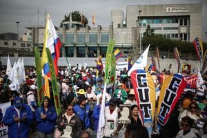 Fecode, manifestación frente a la Fiscalía, convocada por el Presidente Gustavo Petro