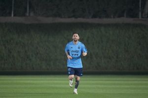 Lionel Messi durante el entrenamiento en la Universidad de Qatar