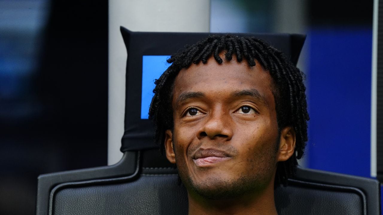 MILAN, ITALY - SEPTEMBER 16: Juan Cuadrado of FC Internazionale look during the Serie A TIM match between FC Internazionale and AC Milan at Stadio Giuseppe Meazza on September 16, 2023 in Milan, Italy. (Photo by Pier Marco Tacca/Getty Images)