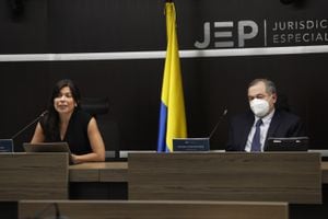 Magistrada Lily Rueda Guzmán y  Eduardo Cifuentes Muñoz en la JEP