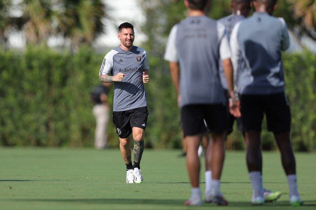 Lionel Messi en entrenamiento con Inter de Miami.