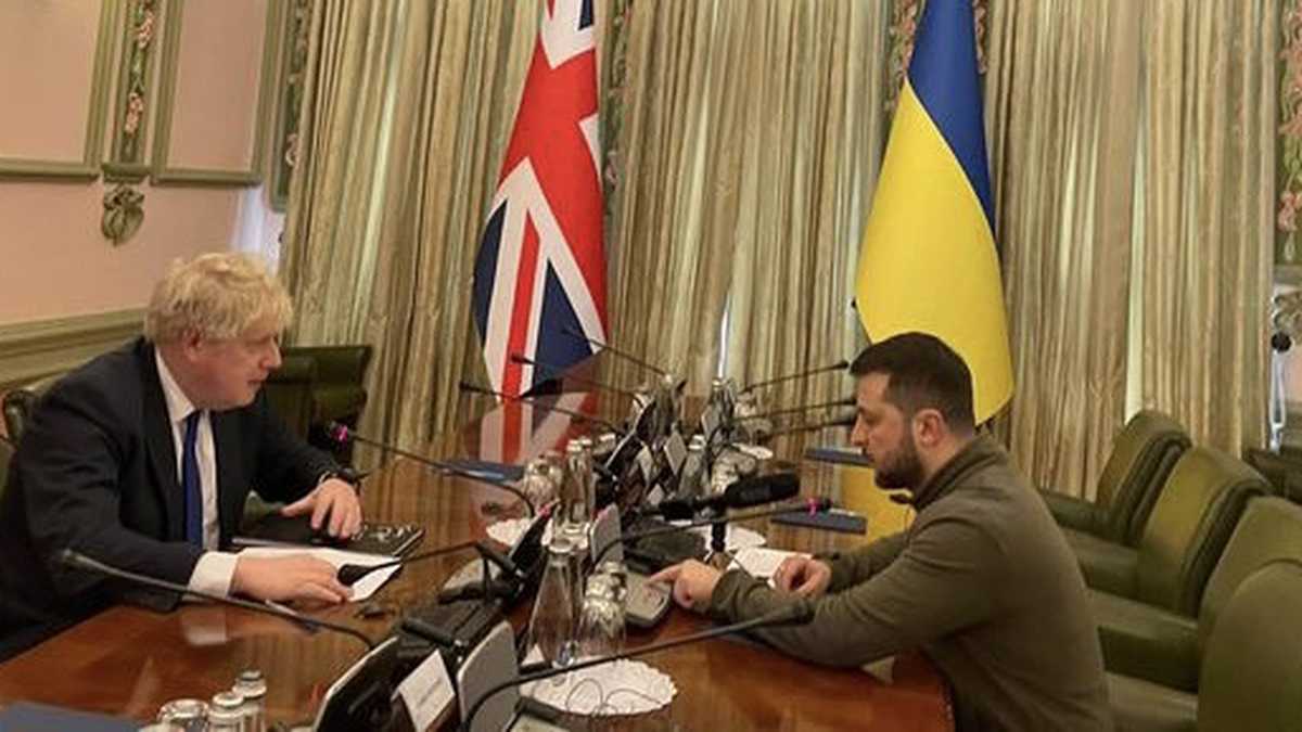 Boris Johnson se reúne con Zelenski en visita sorpresa a Kiev