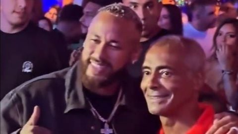 Neymar en la fiesta de cumpleaños de Romario.