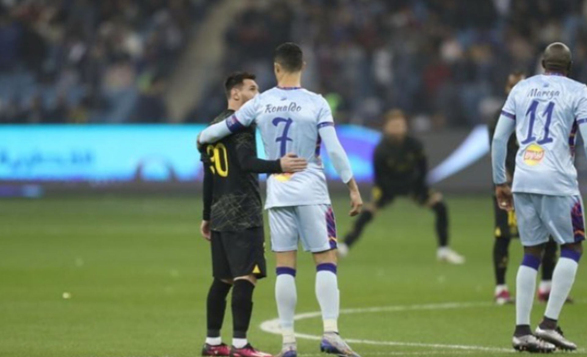Cristiano Ronaldo y Lionel Messi se presumen en redes sociales al publicar  fraternal abrazo de su reencuentro