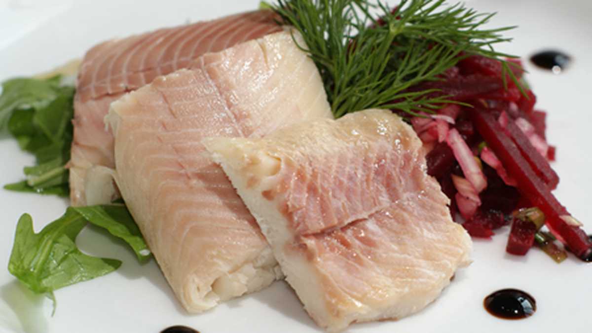 El pescado es rico en omega 3 que tiene una acción antiinflamatoria en el organismo que ayuda en la prevención del cáncer.