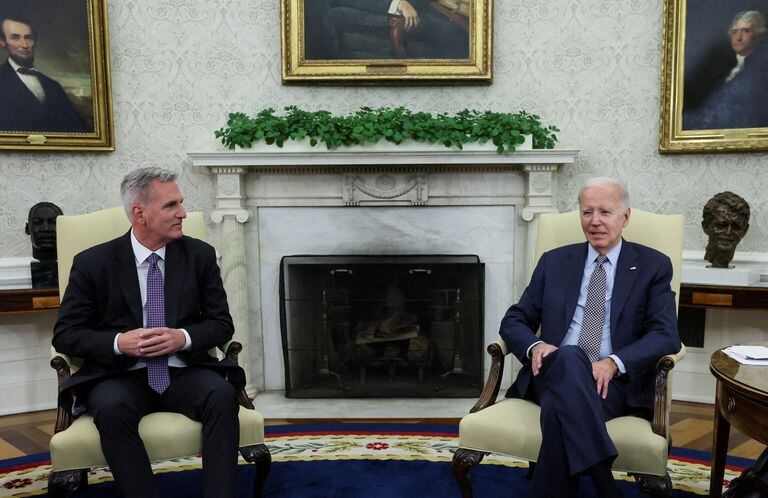 Joe Biden, organiza conversaciones sobre el límite de la deuda con el presidente de la Cámara de Representantes de EE. UU., Kevin McCarthy
