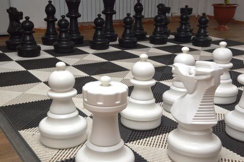 Piezas de ajedrez gigantes - Imagen de referencia