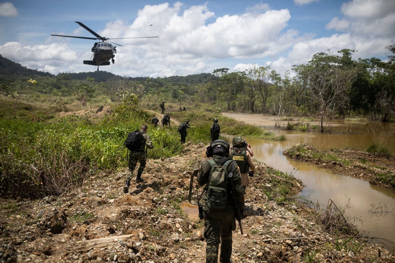 Operación contra la minería ilegal. Ejército Nacional