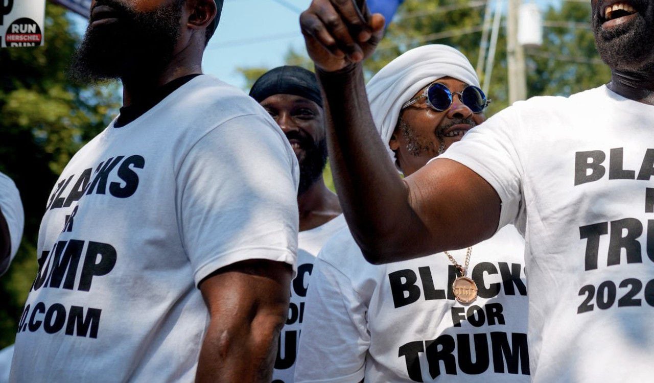 Ciudadanos afroamericanos muestran su apoyo a Donald Trump en Atlanta