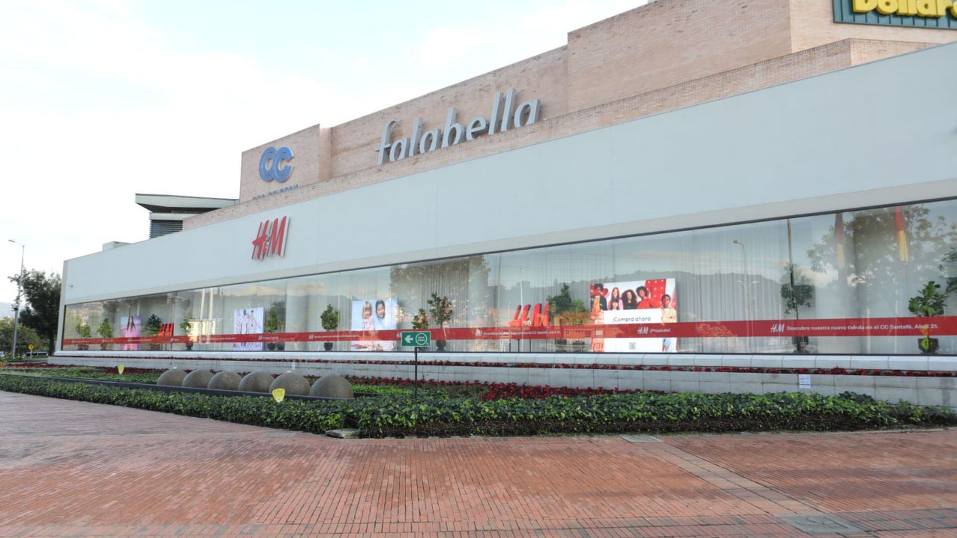 entonces correcto Accidental H&M abrió su tienda número 12 en el Centro Comercial Santafé