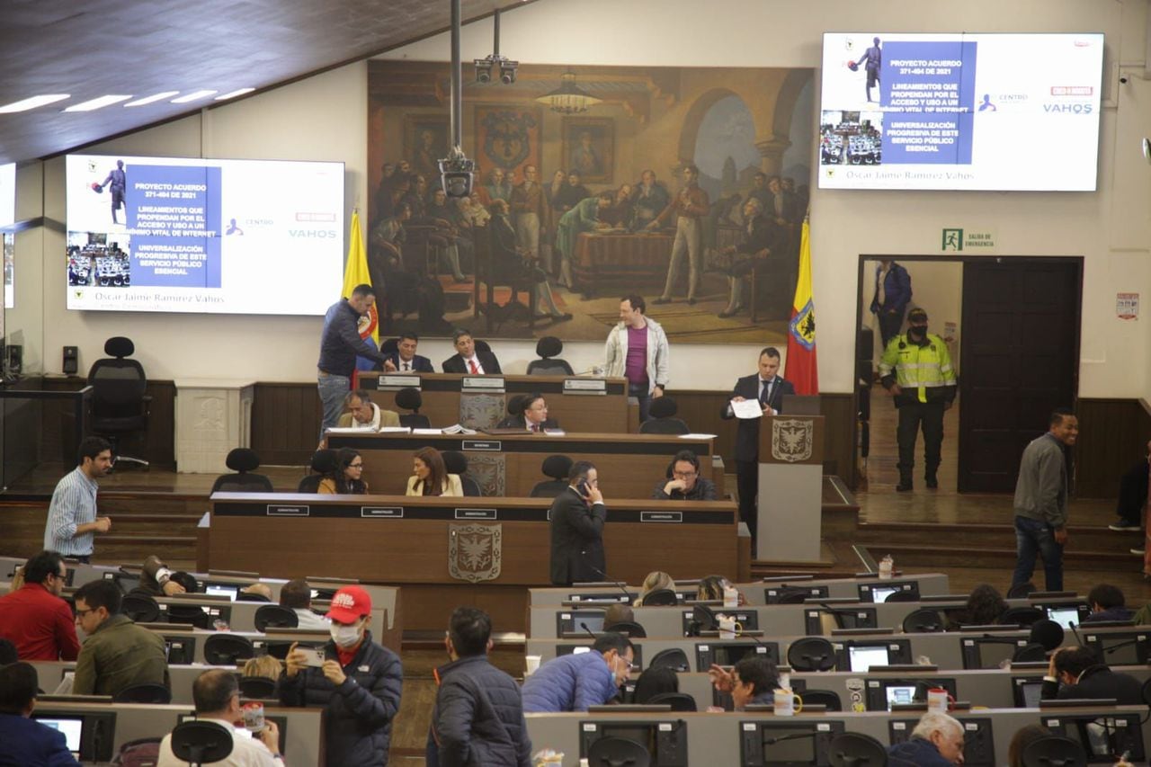 La plenaria del Concejo de Bogotá aprobó el proyecto de acuerdo de Mínimo Vital de Internet en la ciudad.
