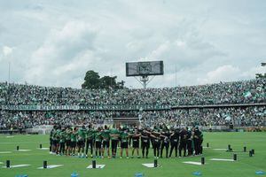 El equipo abrió las puertas del estadio para que sus hinchas les dieran su apoyo a horas del juego con Millonarios