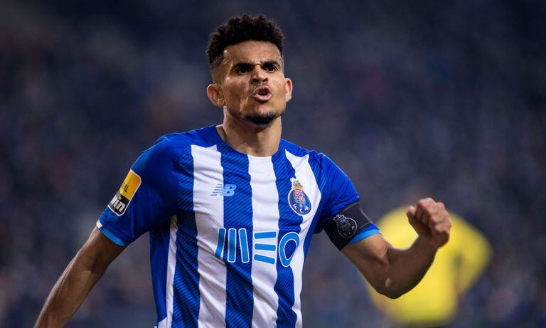 PORTO, PORTUGAL - JANUARY 23: Luis Diaz of FC Porto celebrates after scoring his team's second goal during the Liga Portugal Bwin match between FC Porto and FC Famalicao at Estadio do Dragao on January 23, 2022 in Porto, Portugal. (Photo by Getty Images/Diogo Cardoso/DeFodi Images)