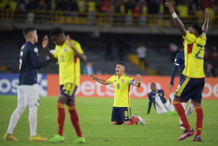 Jugadores de Colombia celebrando la victoria ante Ecuador.
