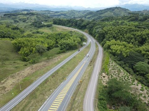 La Concesión Pacífico Tres trabaja en la vía Manizales - Medellín