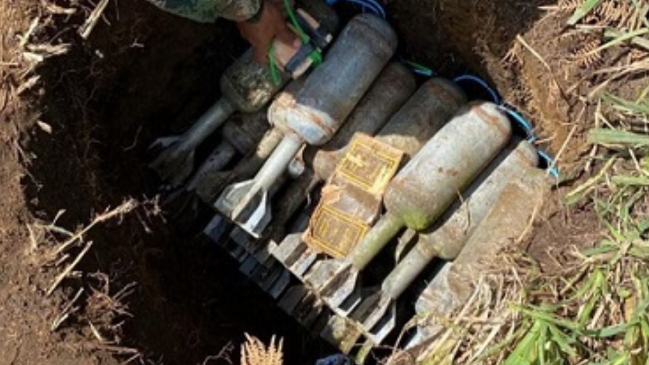 Ejército ubicó depósito ilegal con más de 50 municiones de fabricación improvisada, ¿a quién pertenecían?