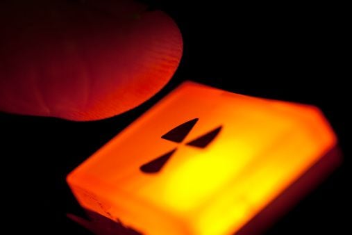 La agencia nuclear de la ONU confirmó la detección en Irán de partículas de uranio enriquecido a 83,7 %, apenas por debajo del 90 % requeridos para fabricar una bomba atómica.