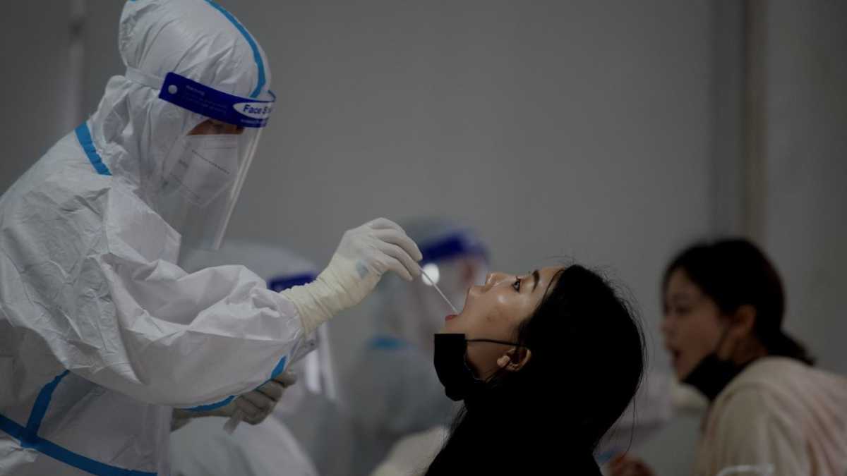 En Pekín se llevan a cabo pruebas masivas para detectar el covid-19