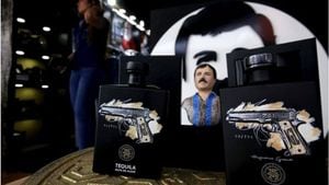 El nombre de "El Chapo" fue incluso registrado como marca por una de sus hijas para producir tequilas, joyas y otros artículos y como modo de atraer la atención de cierto público. BBC - AFP