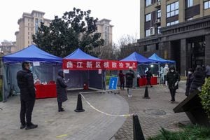 Ciudadanos de Xi'an denuncian escasez de comida