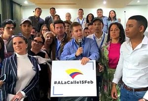 Integrantes del Centro Democrático y sectores opuestos al Gobierno Petro, estuvieron este sábado en Medellín.