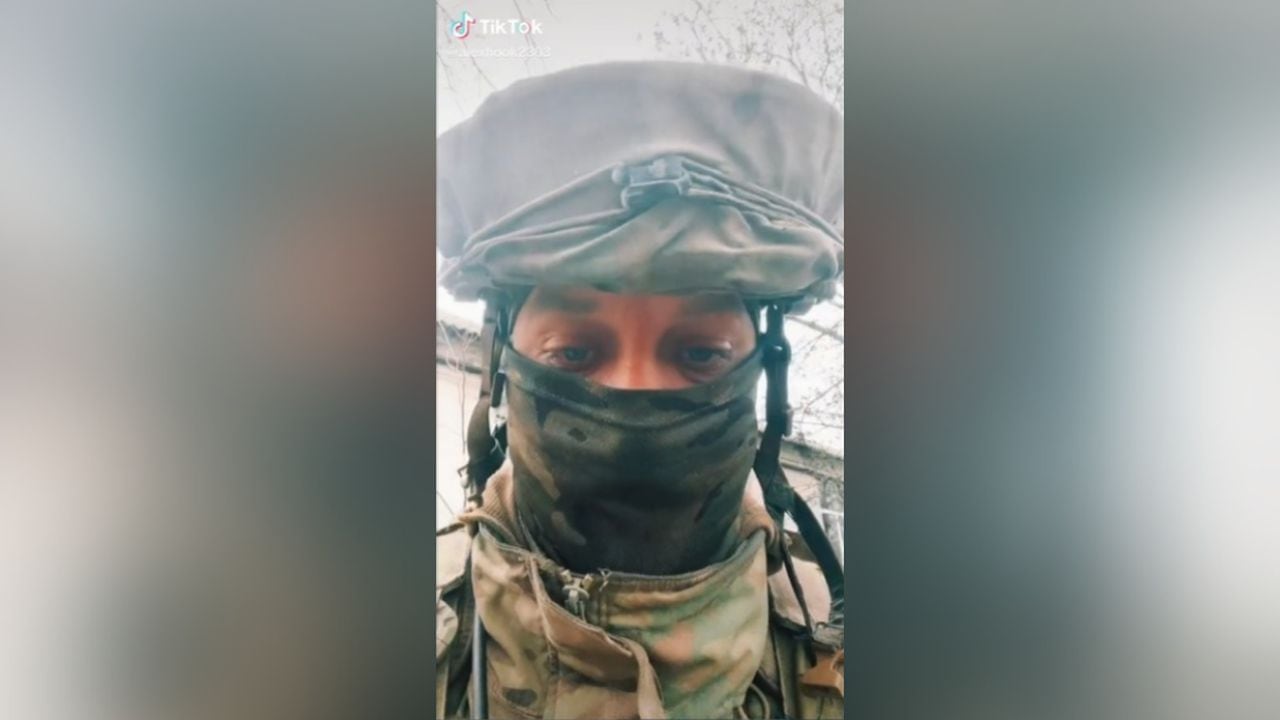 Alex Hook, el soldado ucraniano que publica videos en Tik Tok para su hija de cinco años.