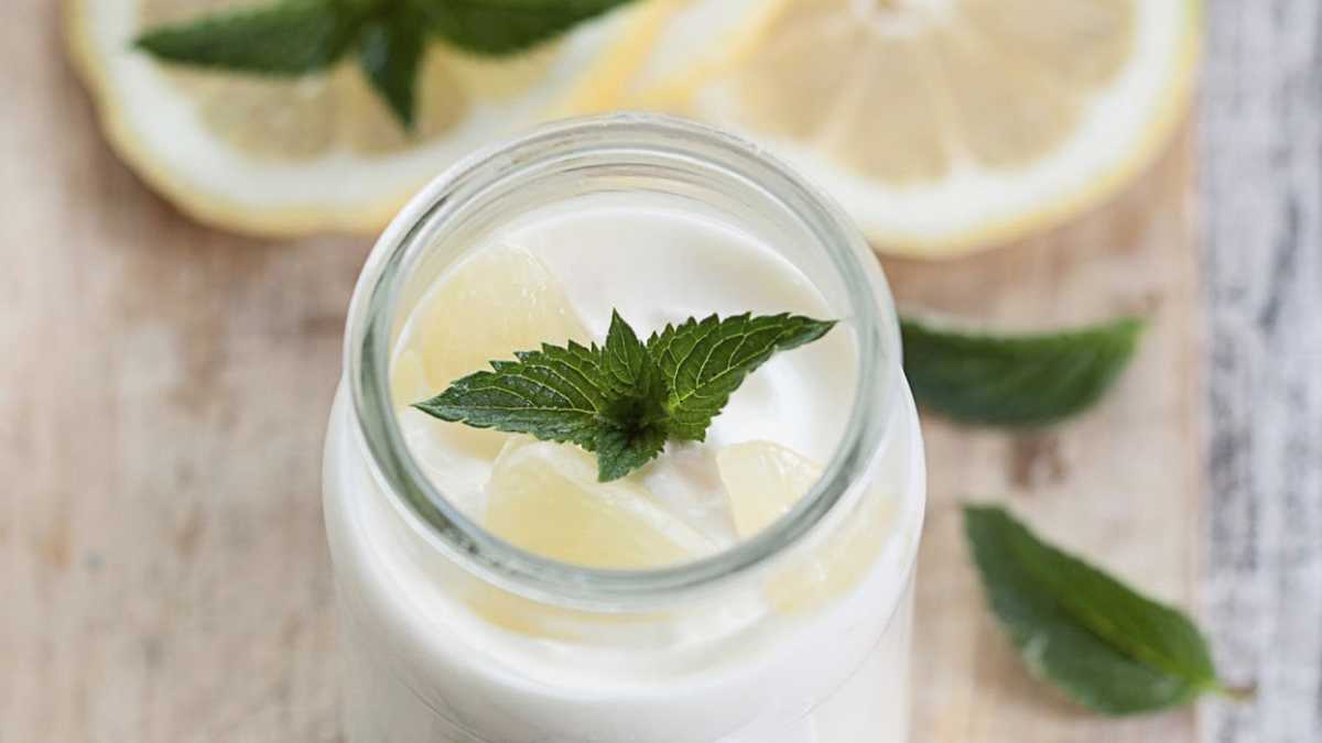 El yogur y el limón ayudan a que el vello facial deje de crecer