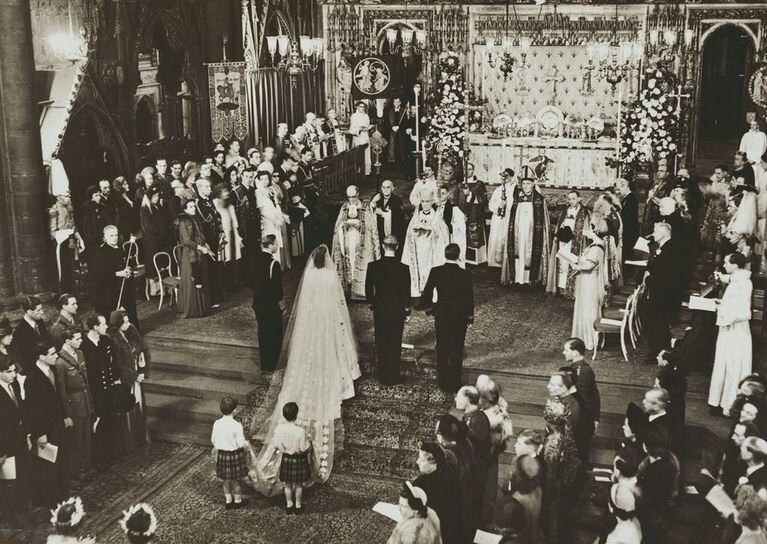 No fueron invitados el exrey Eduardo VIII, tío de la novia, su esposa Wallis ni las hermanas de Felipe que estaban casadas con oficiales nazis.