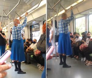 Adulto mayor en falda despertó curiosidad en usuarios del Metro de Medellín.