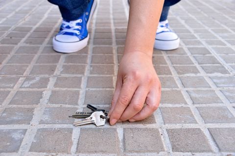 Algunas personas creen que el encontrar unas llaves en la calle tiene un significado especial.
