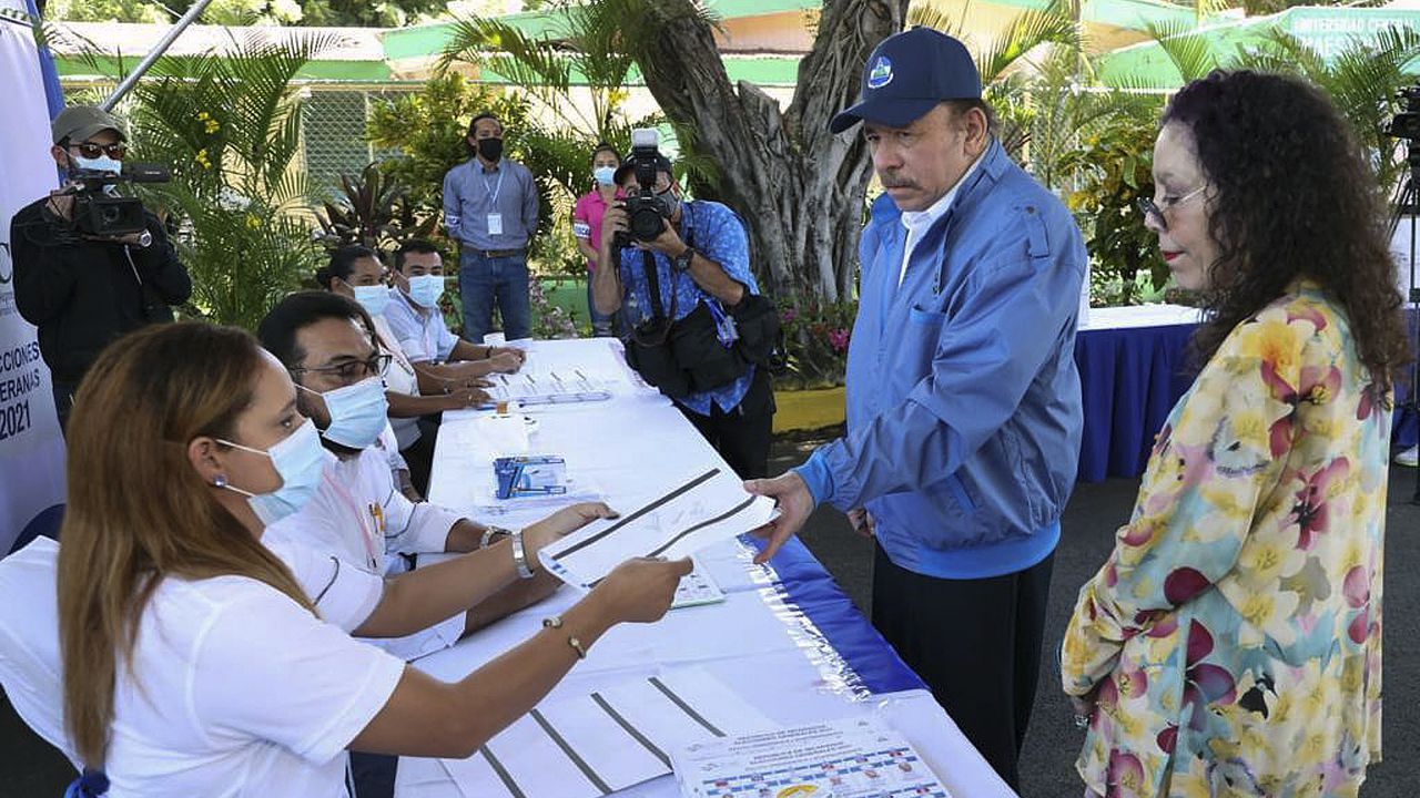 El actual presidente de Nicaragua, Daniel Ortega, ya ejerció su derecho al voto