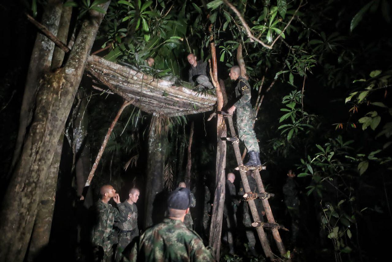 Curso de lanceros en la selva amazónica