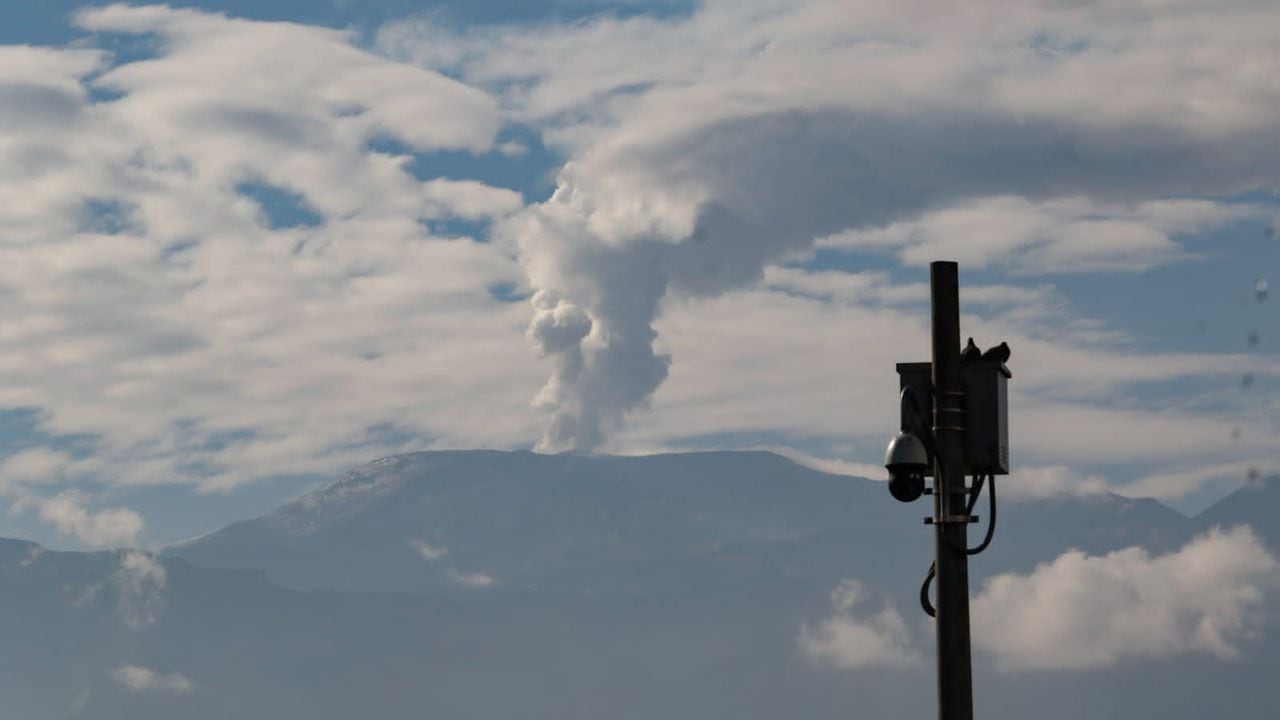La actividad del volcán Nevado del Ruiz sigue siendo muy inestable según el SGC
