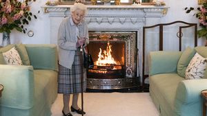 FILE - Britain's Queen Elizabeth II waits in the Drawing Room before receiving Liz Truss for an audience at Balmoral, in Scotland, Tuesday, Sept. 6, 2022, where Truss was invited to become Prime Minister and form a new government. Buckingham Palace says Queen Elizabeth II is under medical supervision as doctors are “concerned for Her Majesty’s health.” The announcement comes a day after the 96-year-old monarch canceled a meeting of her Privy Council and was told to rest.(Jane Barlow/Pool Photo via AP, File)