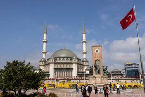 Estambul, la ciudad más grande de Türkiye (Turquía) está al mismo nivel financiero de las grandes capitales europeas.