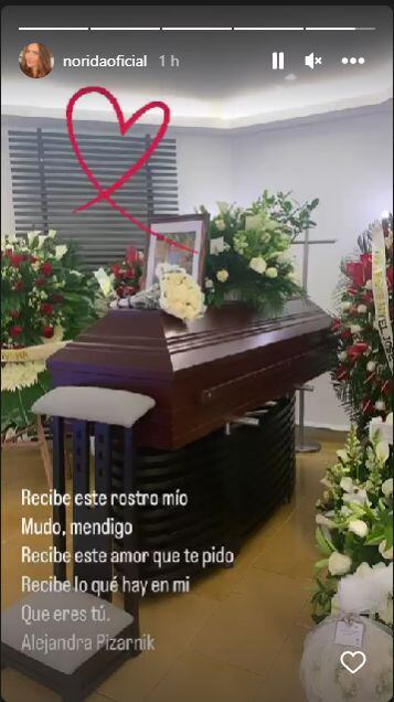 La esposa de Toto Vega, Nórida Rodríguez, publicó la imagen de su funeral.