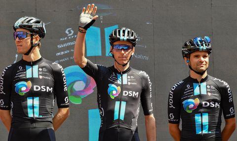 Romain Bardet se retiró del Giro de Italia