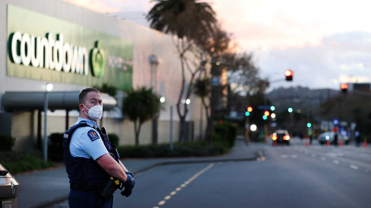 Un ataque terrorista se presentó en un supermercado de Nueva Zelanda dejando 6 personas heridas.