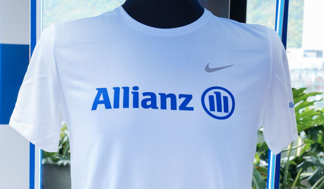 Camiseta oficial Allianz 15K 2023.