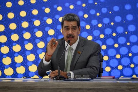 Caracas, Venezuela - 25 de marzo: Presidente de Venezuela Nicolás Maduro oficializa candidatura.