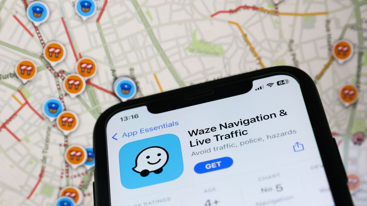 Waze ofrece información en tiempo real sobre el tráfico.