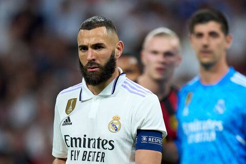 MADRID, SPAIN - MAY 09: Karim Benzema of Real Madrid looks on during the UEFA Champions League semi-final first leg match between Real Madrid and Manchester City FC at Estadio Santiago Bernabeu on May 09, 2023 in Madrid, Spain. (Photo by Angel Martinez/Getty Images)