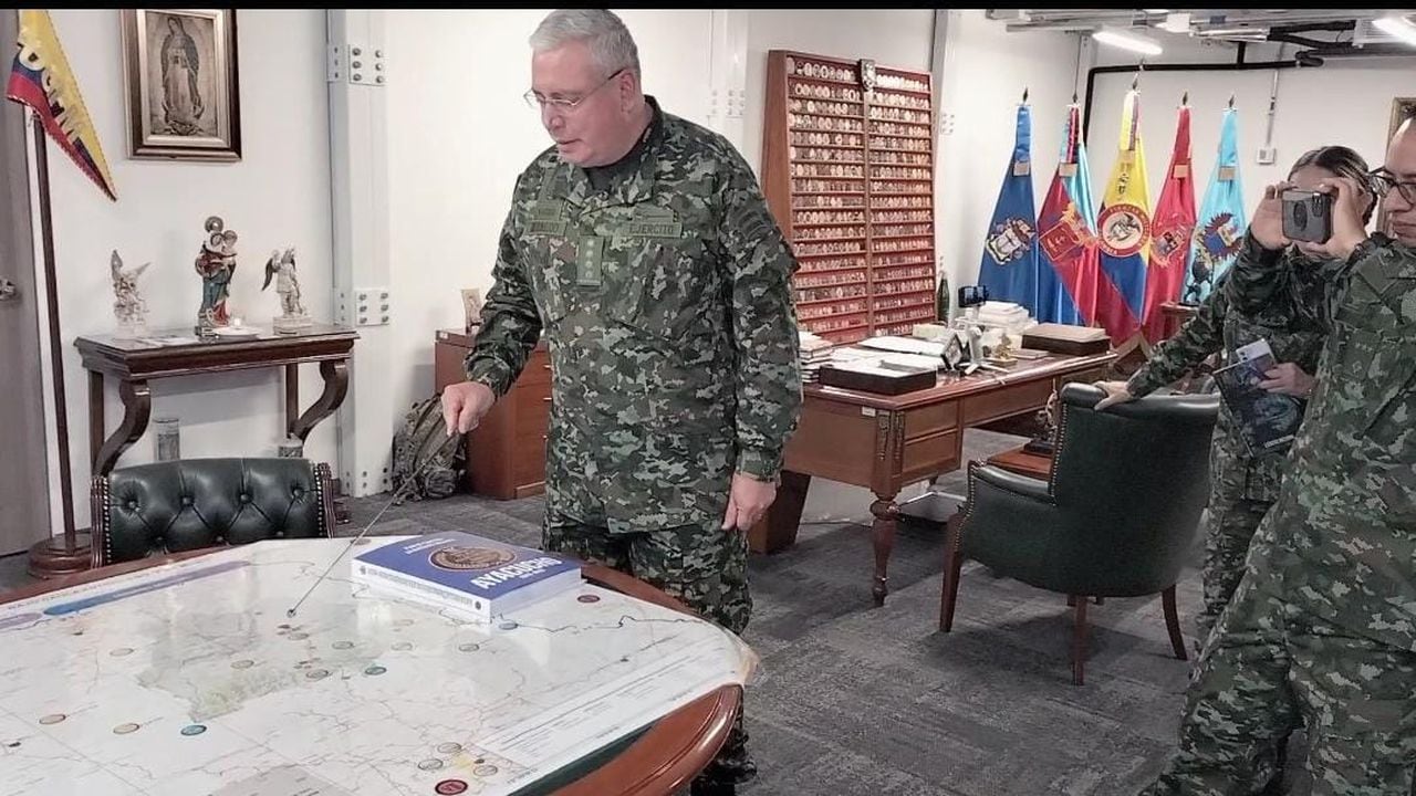 El comandante de las Fuerzas Militares, el general Helder Giraldo, explicó el plan contra el Clan del Golfo, luego del fallido cese bilateral al fuego con la estructura mafiosa.