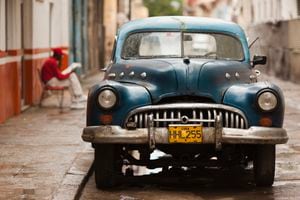 La escasez de combustible ha favorecido mucho la apertura del mercado de vehículos eléctricos en La Habana.