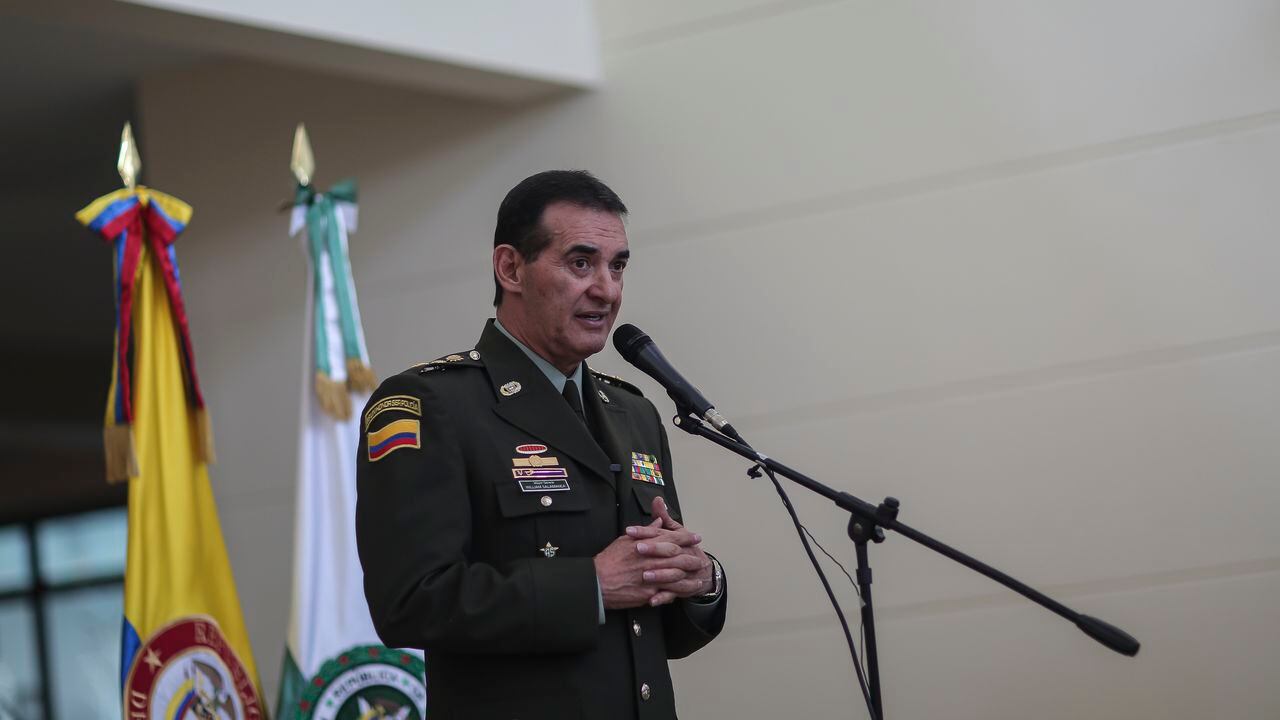 Mayor General William Salamanca
Director de la policia nacional 
REVISTA SEMANA