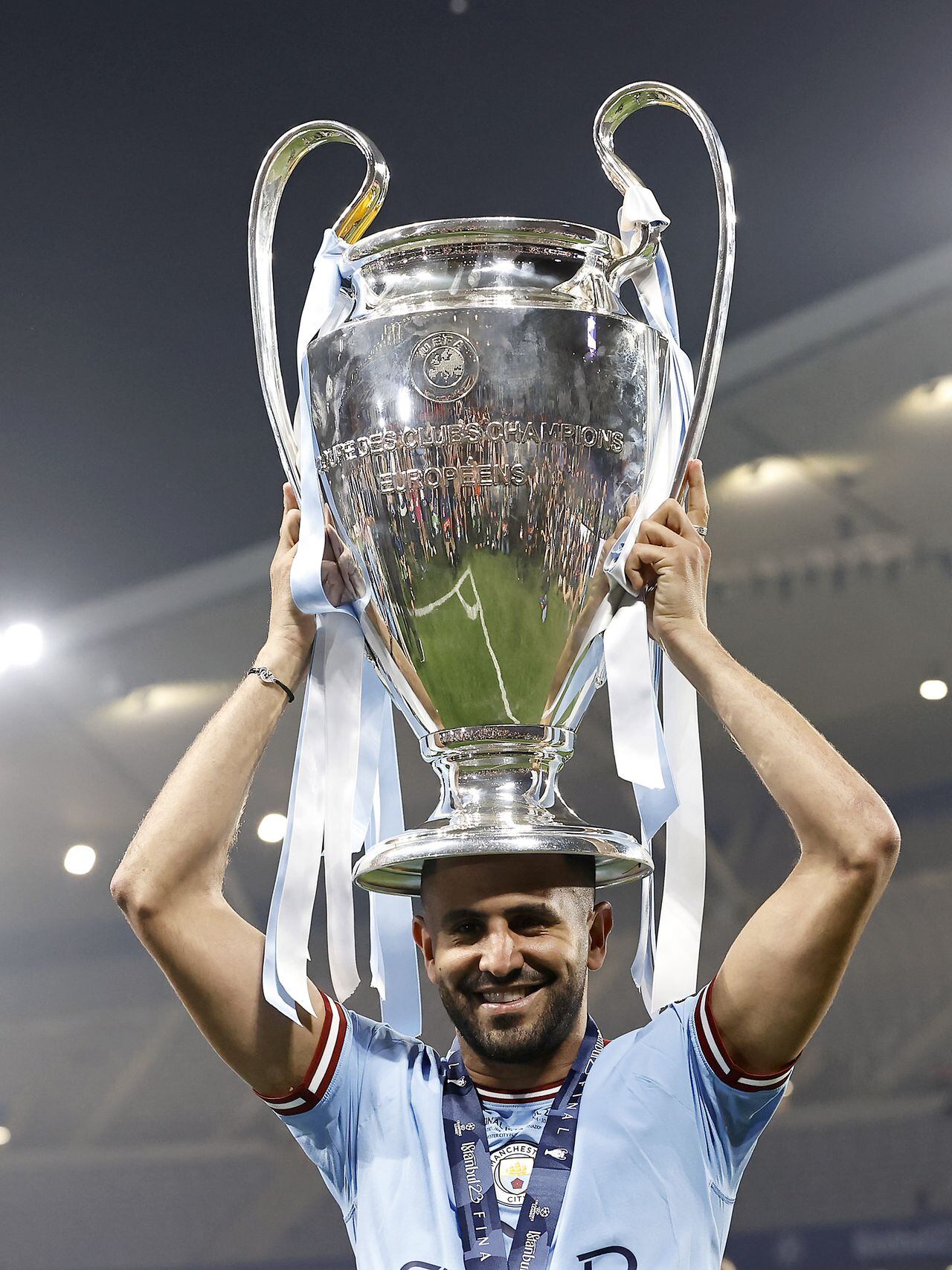 ISTANBUL - Riyad Mahrez of Manchester City FC with the UEFA Champions League trophy, Coupe des clubs Champions Europeens during the UEFA Champions League Final between Manchester City FC and FC Inter Milan at Ataturk Olympic Stadium on June 10, 2023 in Istanbul, Turkey. AP | Dutch Height | MAURICE OF STONE (Photo by ANP via Getty Images)